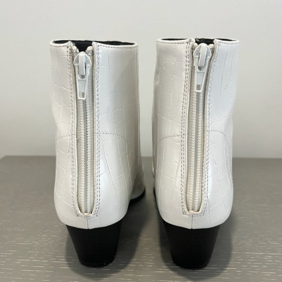 QUPID Point Toe Croc Womens Booties in White Womens Size 5.5 - Picture 5 of 6